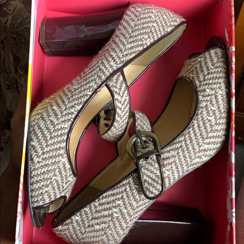 COPY - WOMANS HEELS SIZE 9 1/2